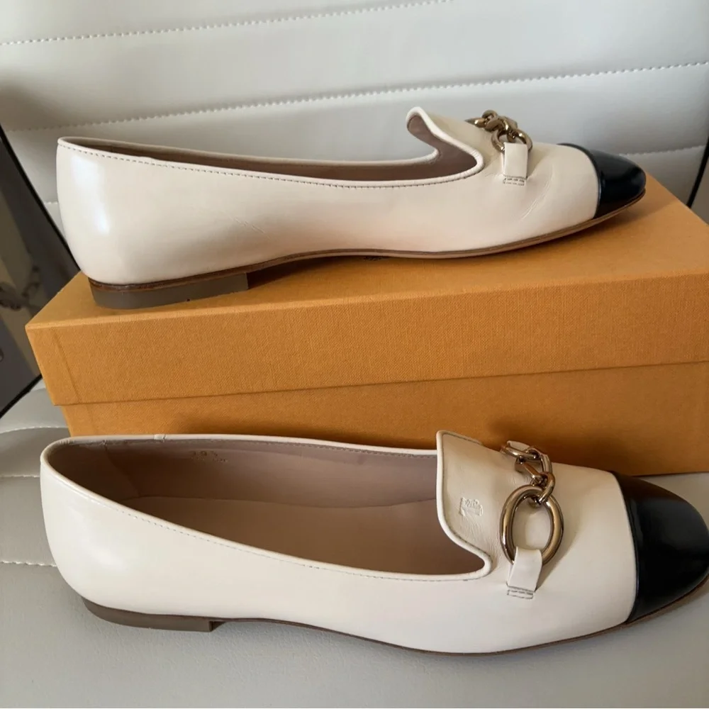 💖 NIB Tod’s black+white two toned loafer